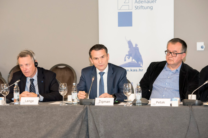 Uvođenje eura u Hrvatskoj ovisit će i o spremnosti država članica na širenje europodručja Uvođenje eura u Hrvatskoj ovisit će i o spremnosti država članica na širenje europodručja