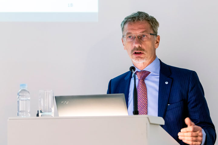 Needed adjustment of the structure of the economy to technology and innovation Needed adjustment of the structure of the economy to technology and innovation