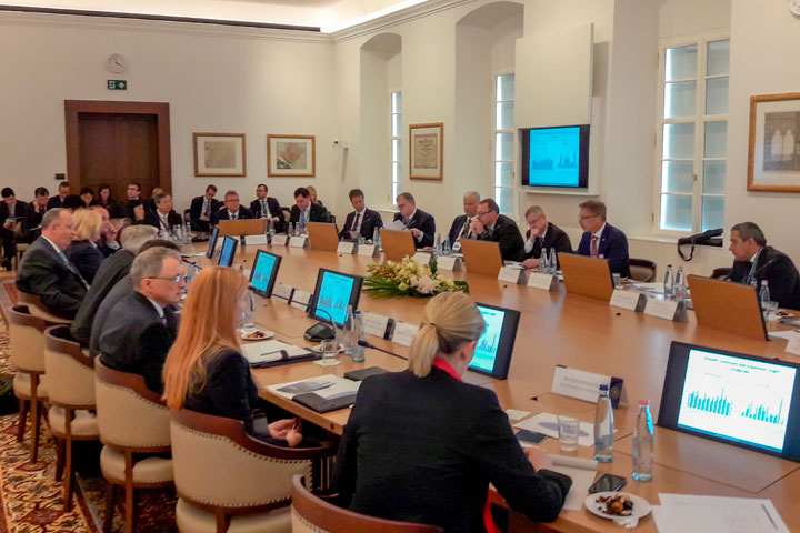 Macroeconomic Developments and Structural Issues in CEE Countries Macroeconomic Developments and Structural Issues in CEE Countries