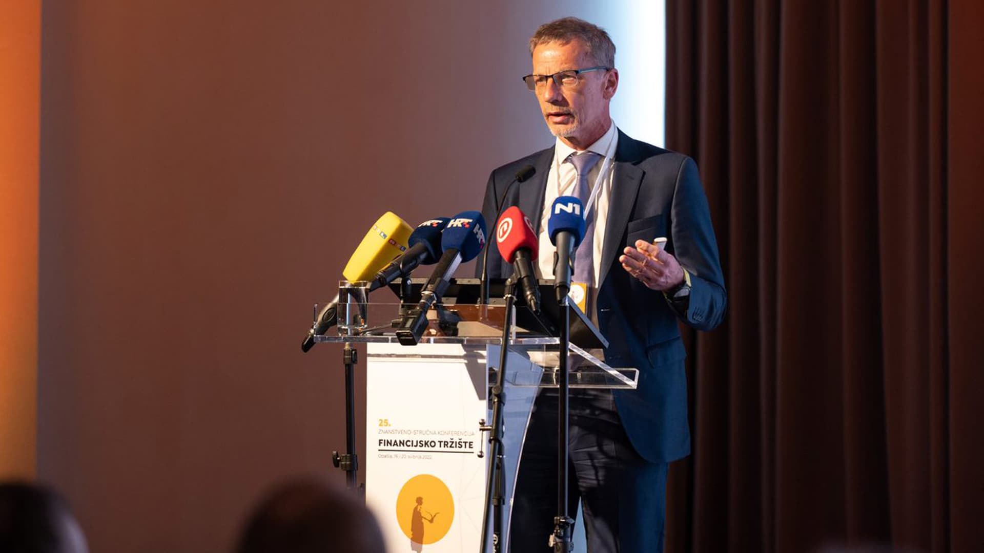 Koristi od uvođenja eura znatno veće od troškova Koristi od uvođenja eura znatno veće od troškova