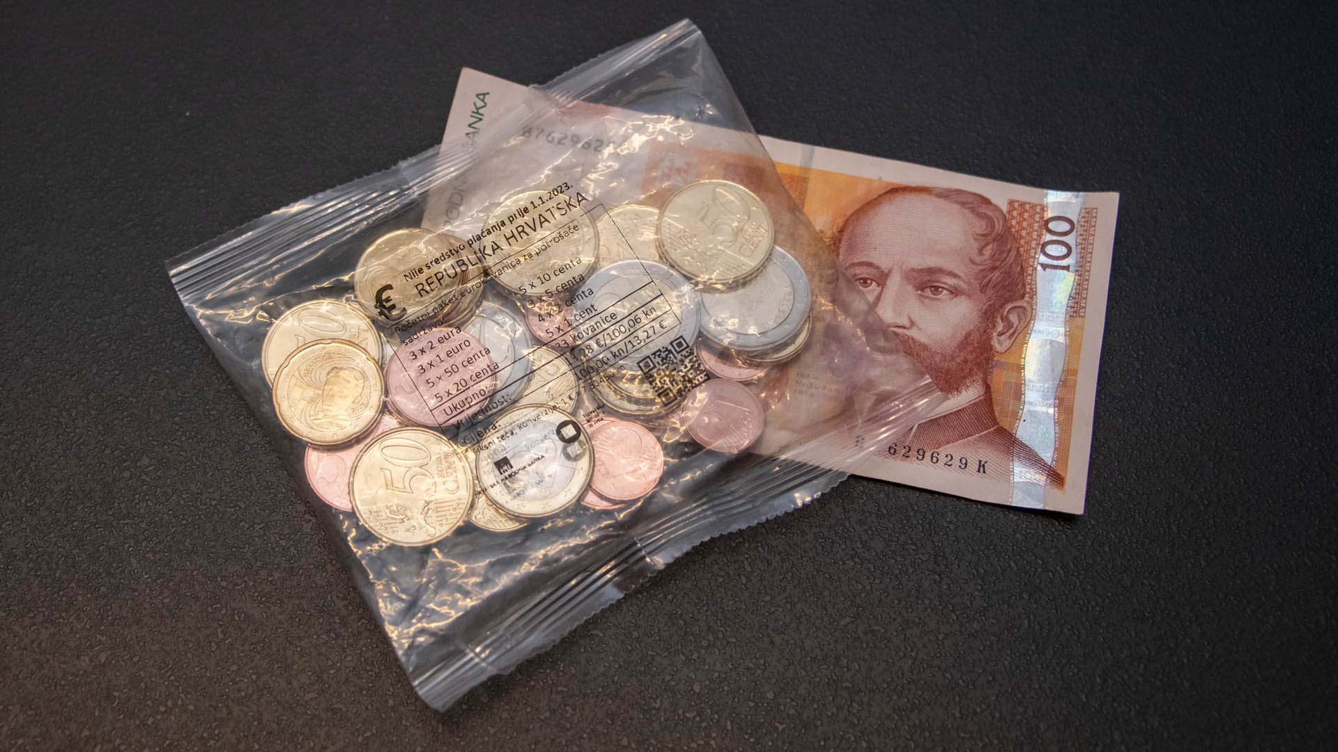 Od 1. prosinca građani mogu nabaviti početni paket eurokovanica Od 1. prosinca građani mogu nabaviti početni paket eurokovanica
