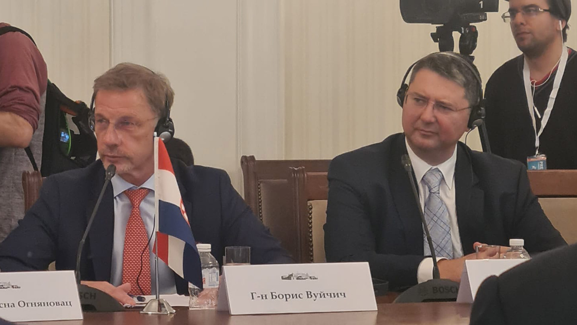 Izlaganje guvernera Vujčića na Odboru za pitanja Europske unije, schengenskog prostora i europodručja Parlamenta Republike Bugarske na temu ulaska RH u europodručje Izlaganje guvernera Vujčića na Odboru za pitanja Europske unije, schengenskog prostora i europodručja Parlamenta Republike Bugarske na temu ulaska RH u europodručje