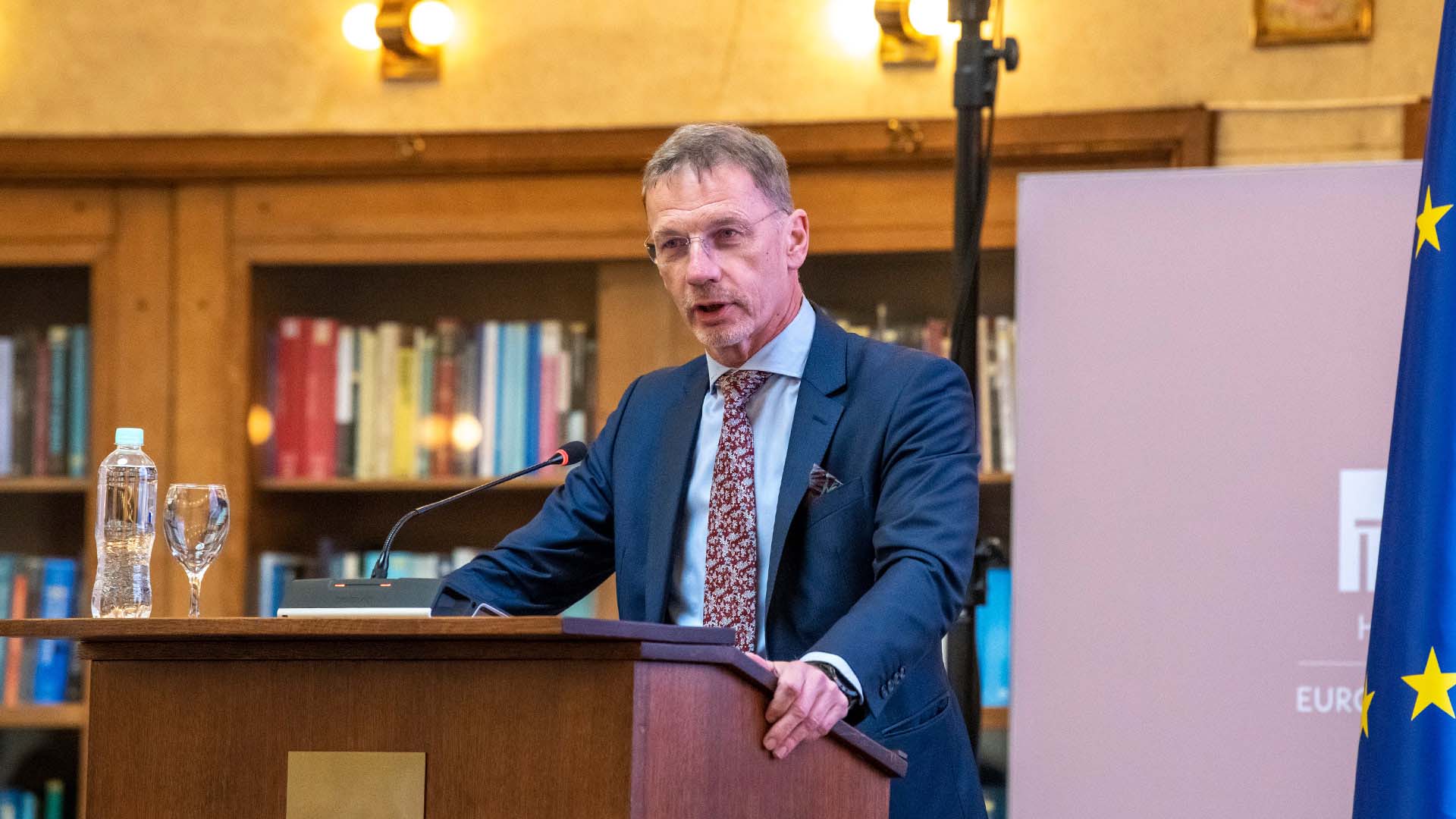 Governor Vujčić delivers speech at the conference 