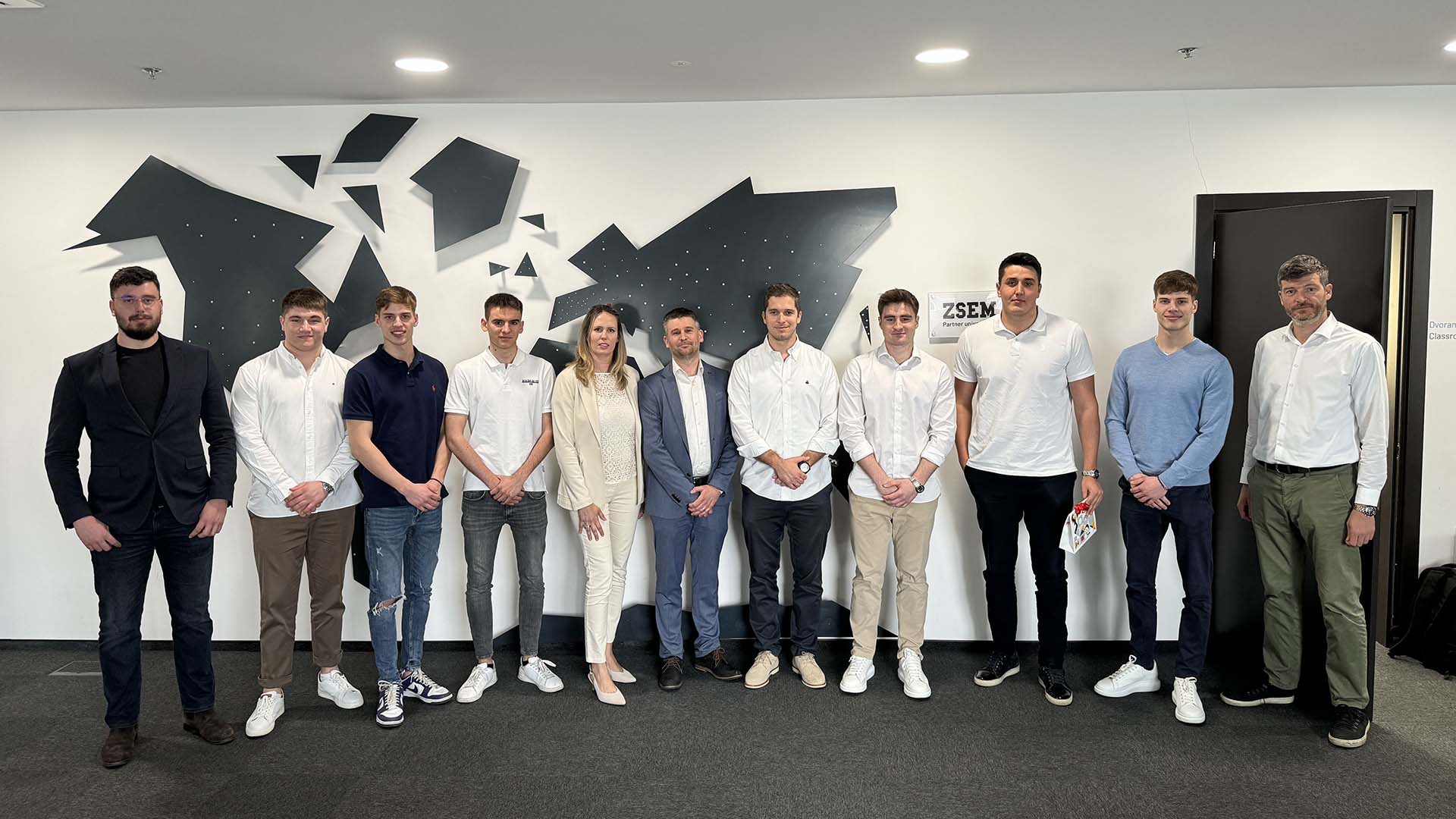 Studentska rasprava o financijskim prijevarama u doba digitalnih financija Studentska rasprava o financijskim prijevarama u doba digitalnih financija
